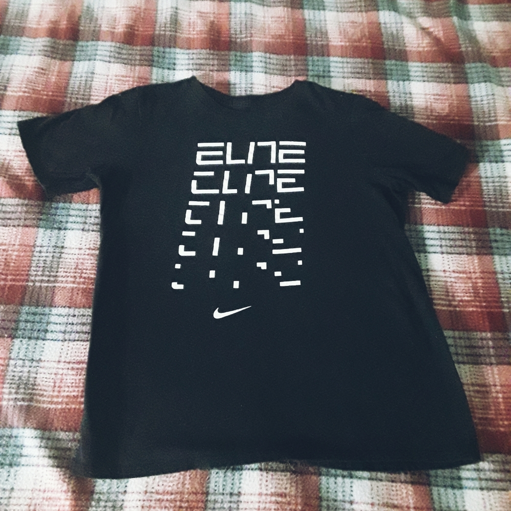 SOLD......Boys NIKE t-shirt (xlarge)